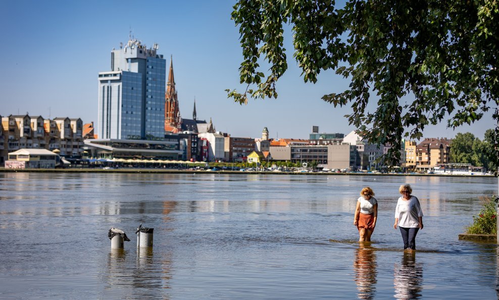 Poplavljena lijeva obala Drave kod Osijeka