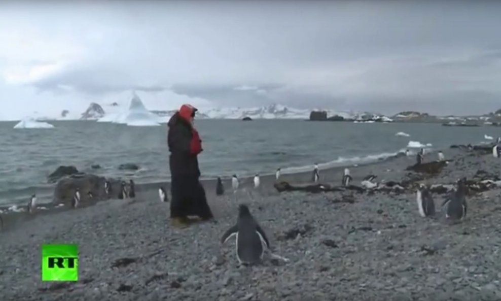 Patrijarh Kiril s pingvinima