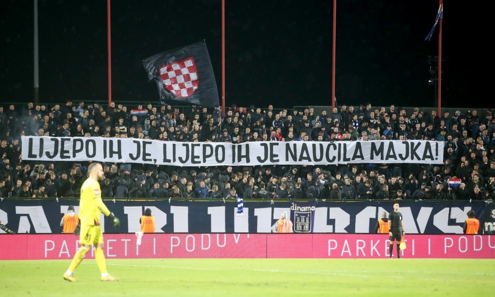 Transparent koji sadrži stih iz sporne ustaške budnice istaknut je tijekom utakmice u Gorici
