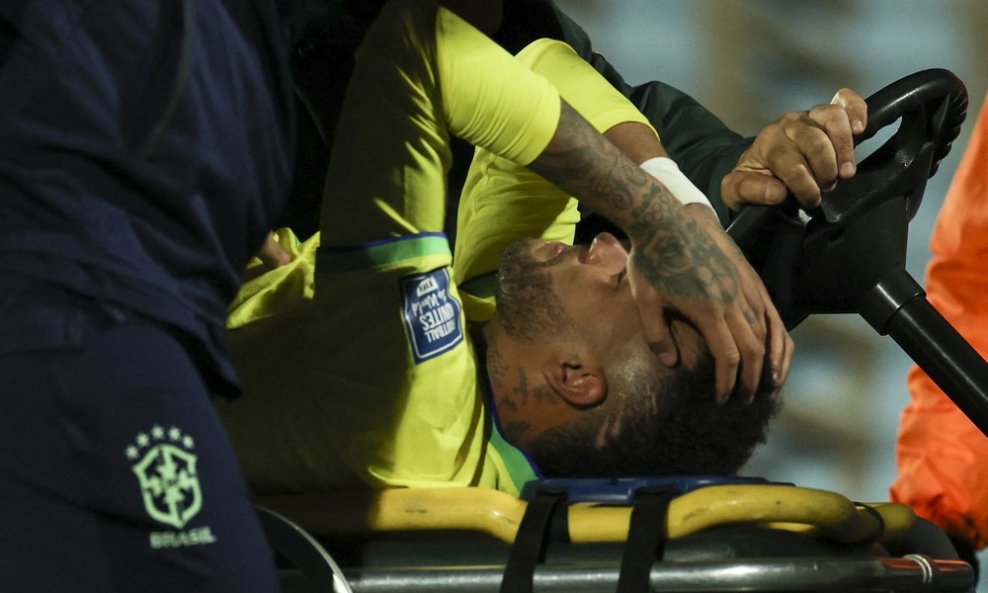 Neymar je teško ozlijeđen na utakmici Urugvaj - Brazil 17.10.2023.
