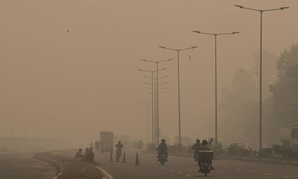 Smog u New Delhiju (ilustracija)