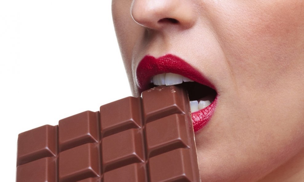 žena čokolada hrana