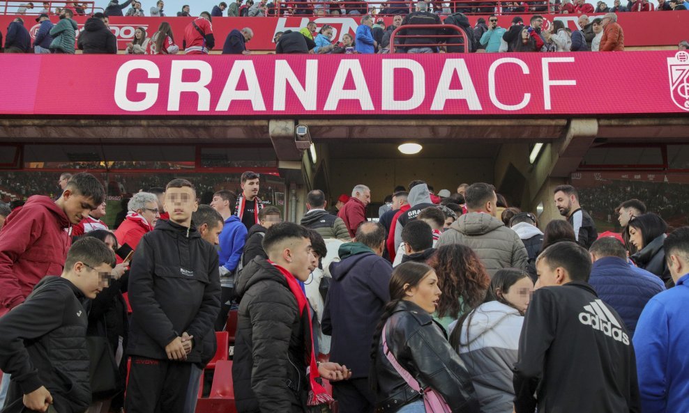 Gledatelji na stadionu u Granadi