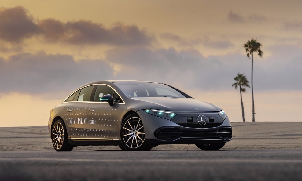 Mercedes-Benz EQS će imati tirkizno obojena svjetla za automatiziranu vožnju