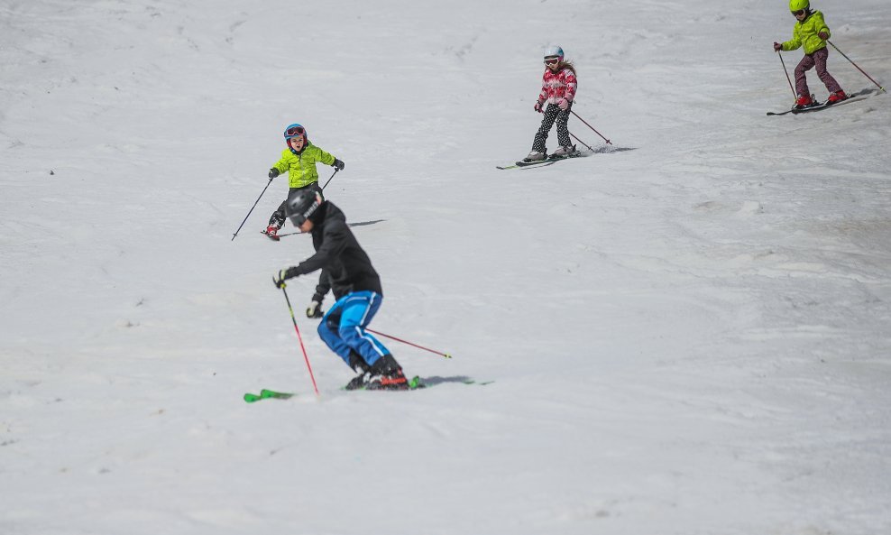Ilustracija/Skijanje na Sljemenu