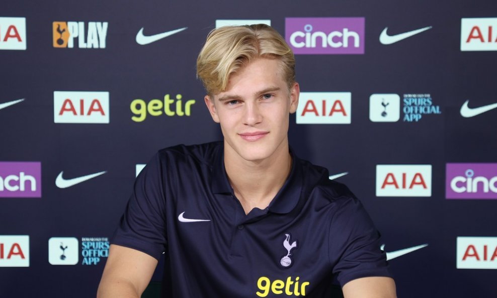 Lucas Bergvall potpisuje ugovor s Tottenhamom