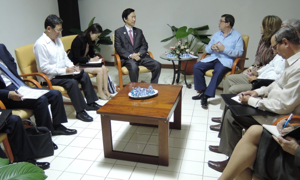Prvi ministarski razgovori između Kube i Južne Koreje