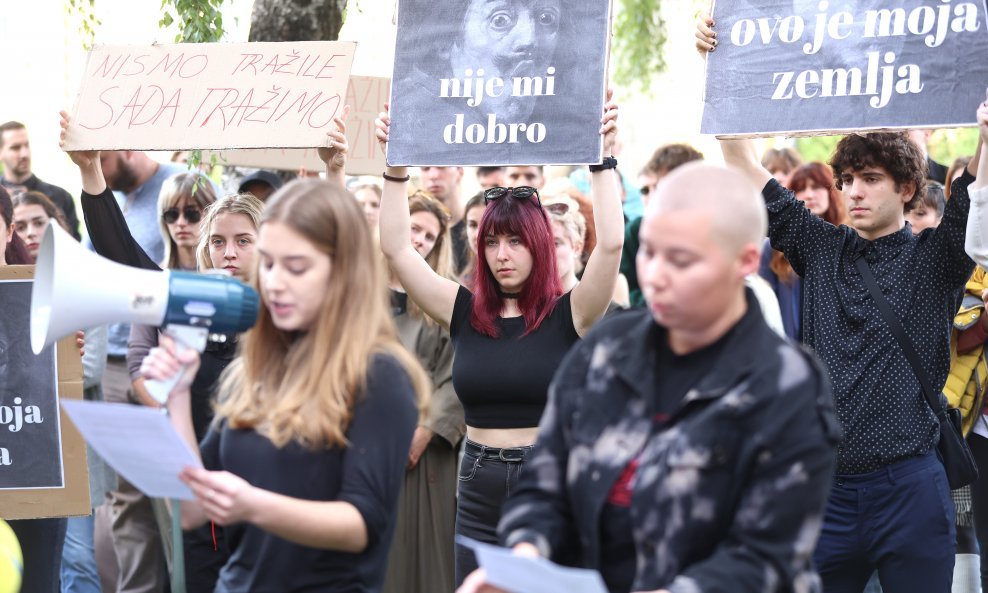 Listopad 2023.: Studenti dramske umjetnosti prosvjeduju i traže otkaz dekana
