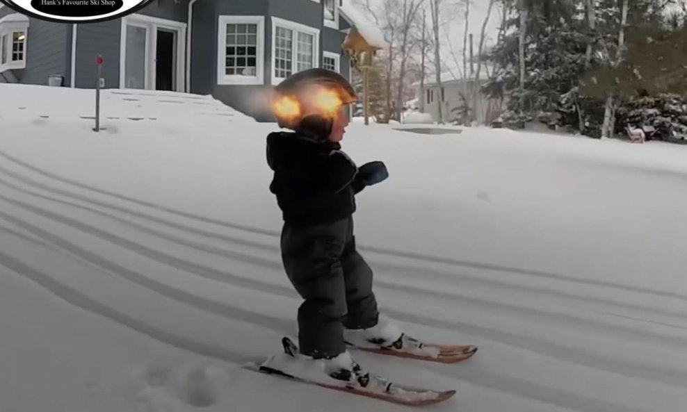 dječak skijanje