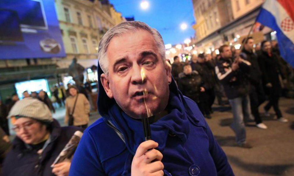 Ivo Sanader maska prosvjedi