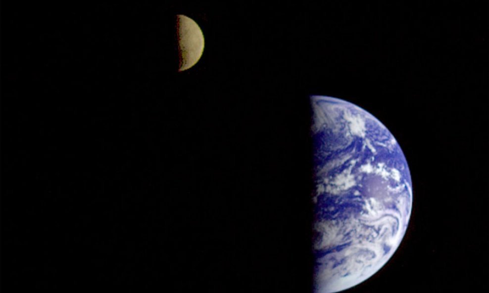 Mjesec i Zemlja s Mars Expressa