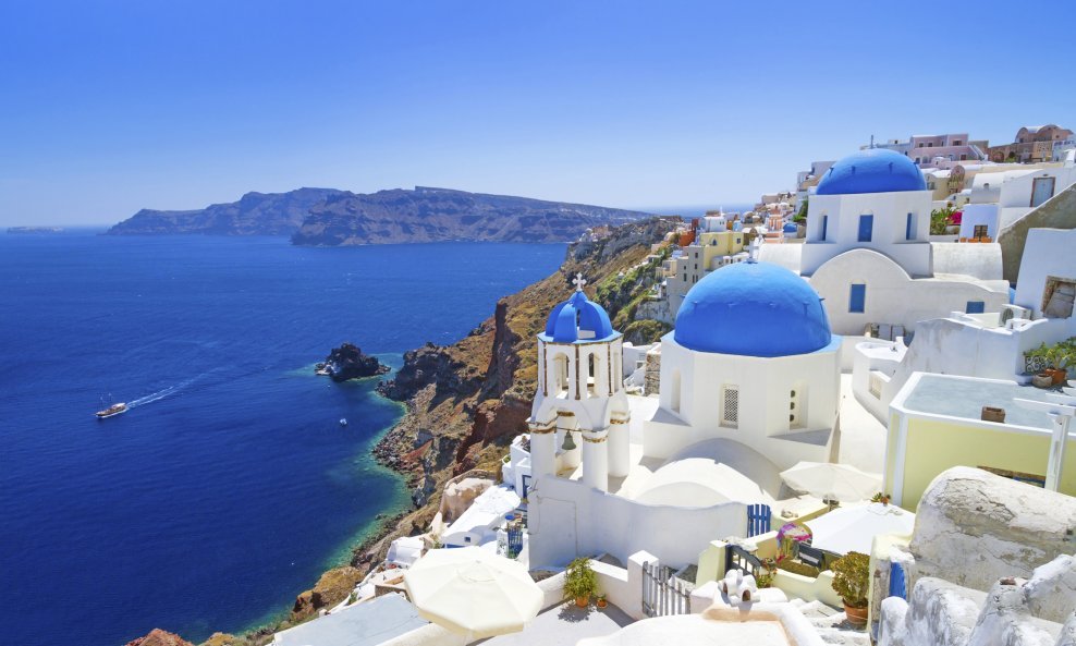 Poput drevnog epa prilagođenog modernom životu, nakon godina sukoba Grčka se ponovno vraća u život. Ekonomska kriza koja je pogodila ovu zemlju također je utjecala na turizam. No kako je turizam vrlo bitan ovoj zemlji, Grčka se nada da će ponovno biti mje