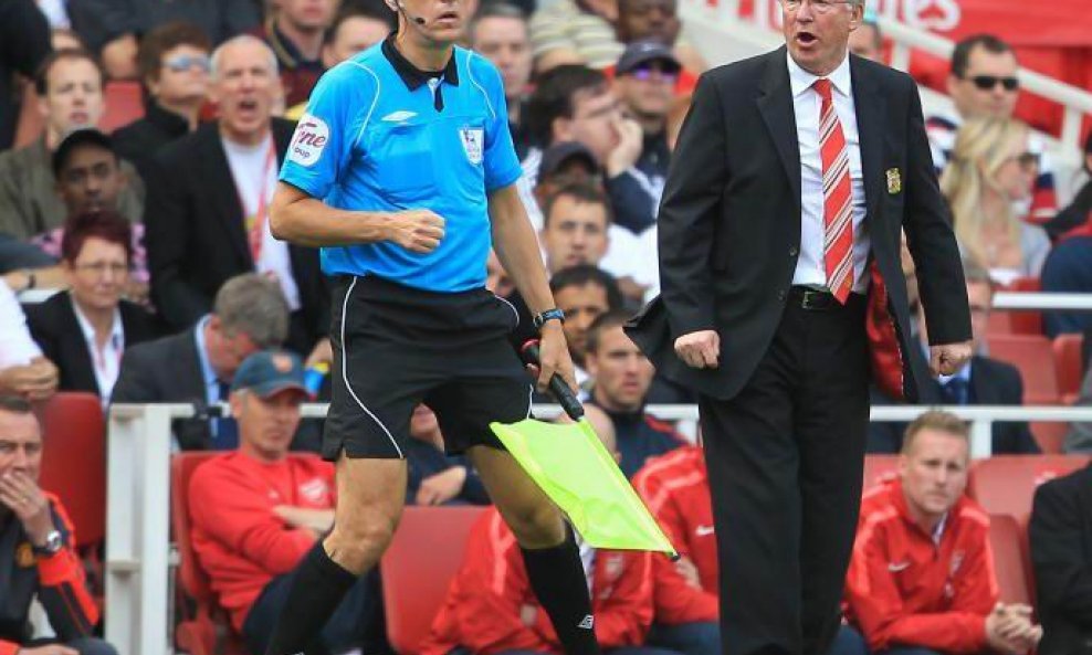 Sir Alex Ferguson prigovara nogometni sudac