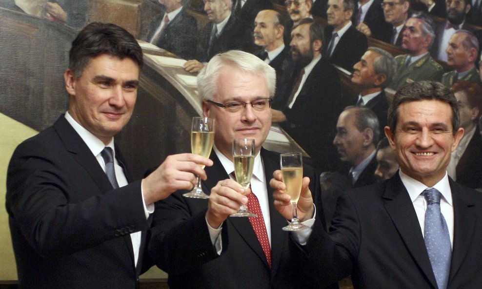 Zoran Milanović, Ivo Josipović i Boris Šprem slave referendumsku odluku