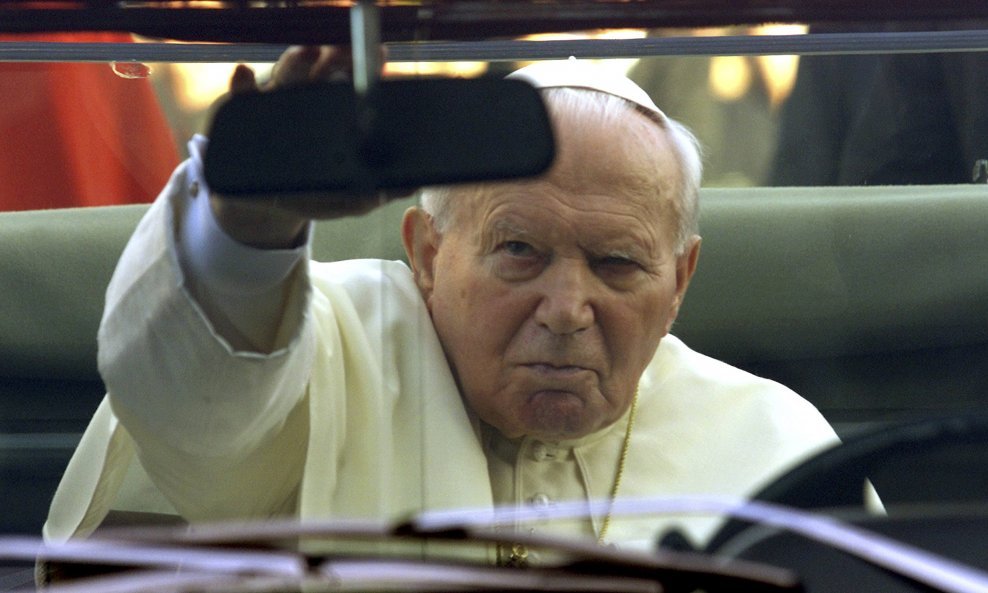 Papa Ivan Pavao II retrovizor
