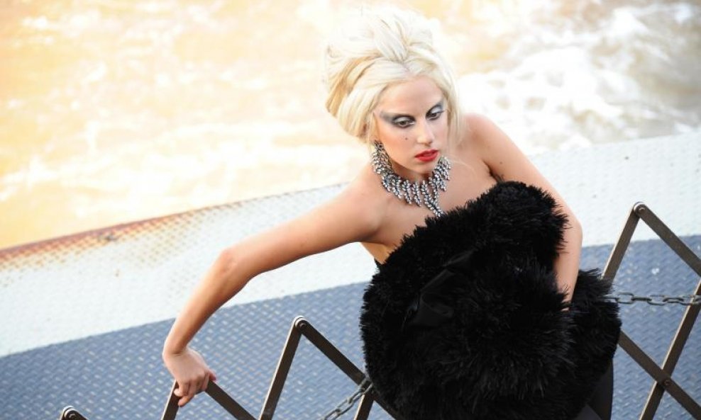 Lady Gaga9