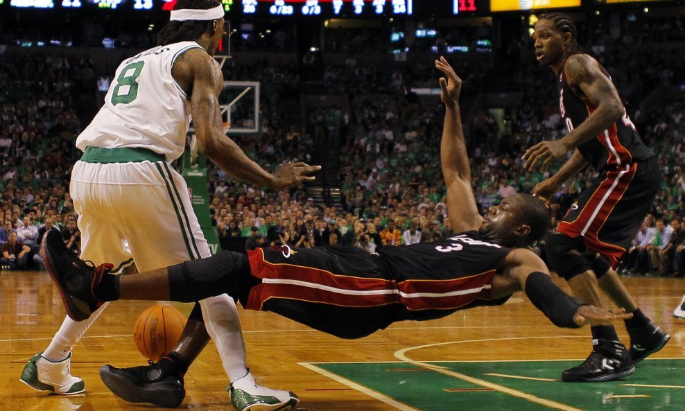 Marquis Daniels (Boston Celtics) vs. Dwyane Wade (Miami Heat)
