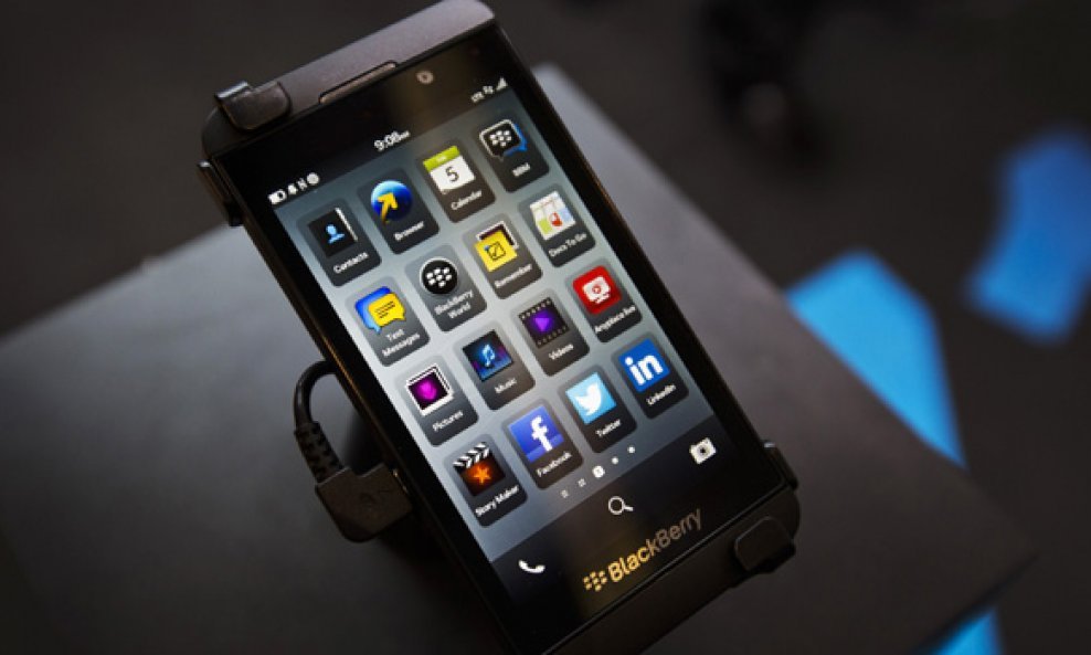 BlackBerry Z10 pametni telefon