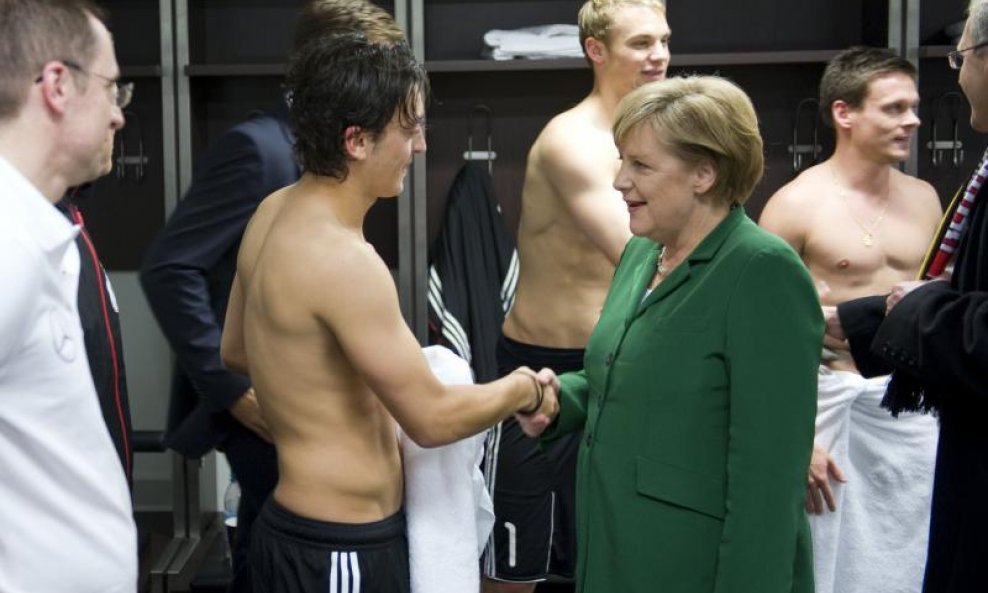 Angela Merkel i Mesut Özil