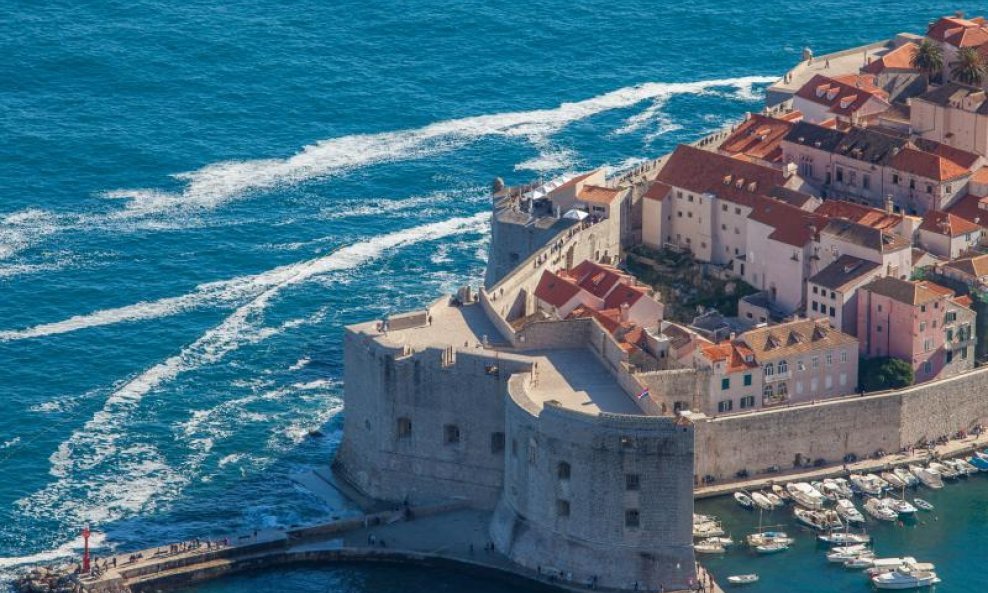 Razglednica Dubrovnika snimljena sa Srđa (13)