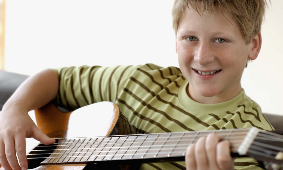 dijete glazbena škola gitara