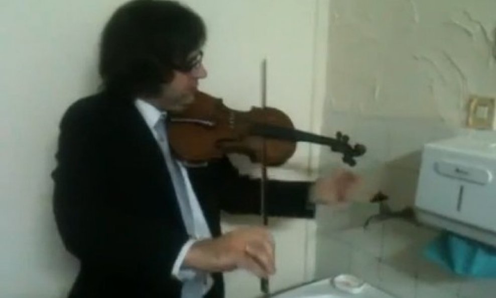 violinist kupaonica cijevi funvideo