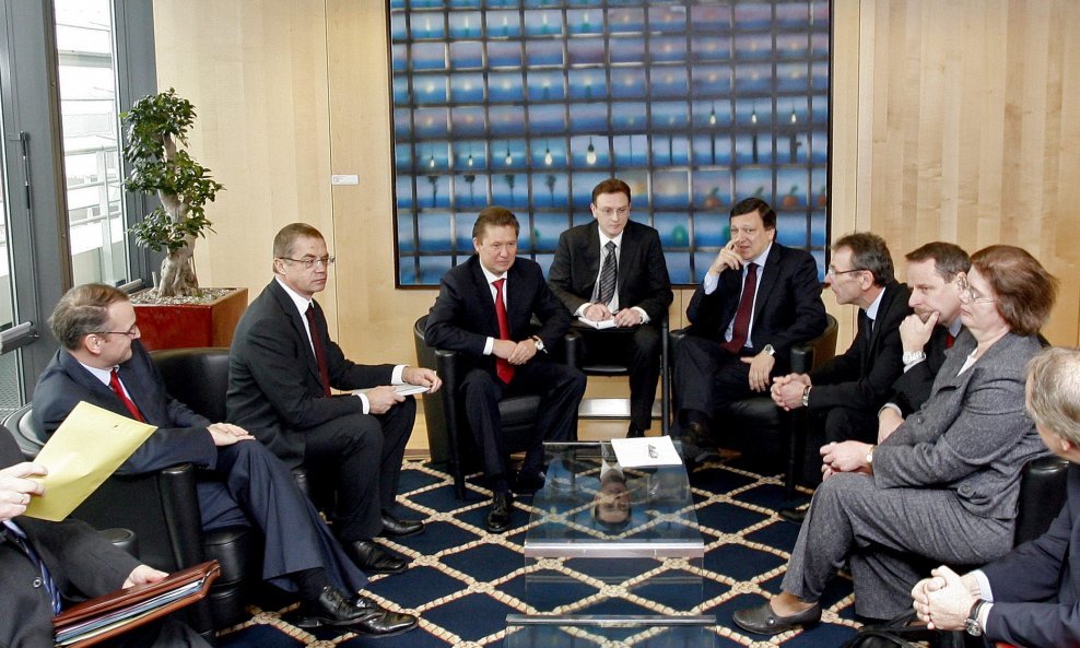 Direktor Gazproma Alexei Miller (lijevo) i šef EK Jose Manuel Barroso (desno) 