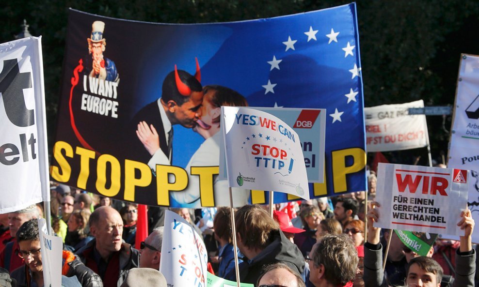 Tisuće ljudi prosvjedovalo protiv TTIP-a (14)