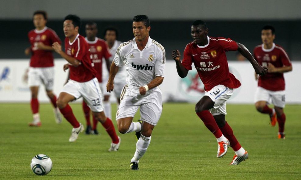 Cristian Ronaldo  (Guangzhou _ Real Madrid)