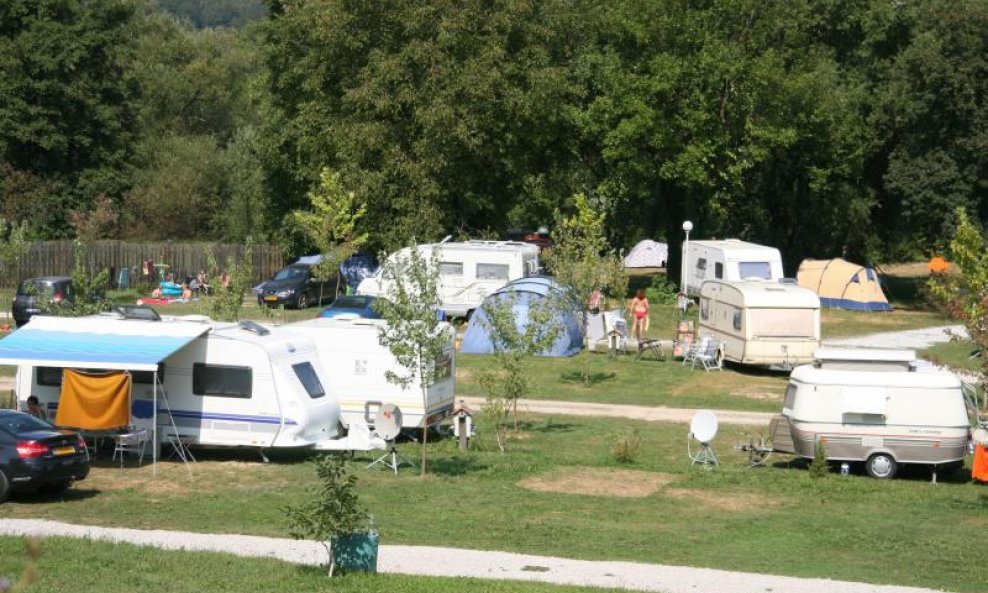Kamp kampiranje