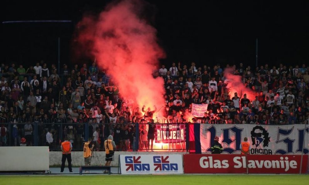 Torcidine baklje i dalje prazne Hajdukovu blagajnu