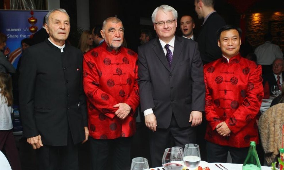 Mesić i Josipović u idiličnim odnosima na nedavnoj proslavi kineske nove godine