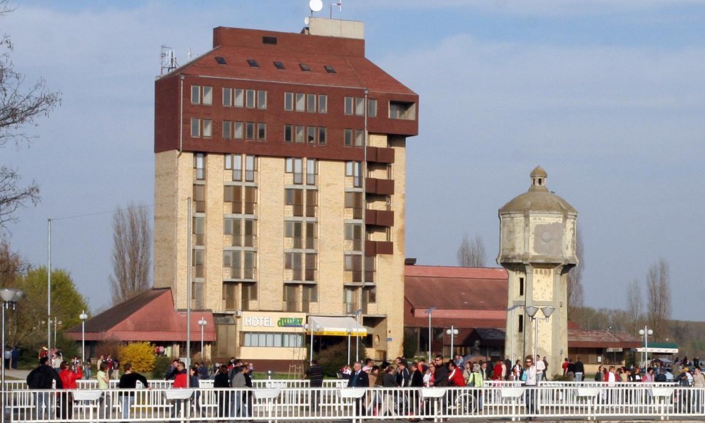 Hotel Dunav u središtu Vukovara