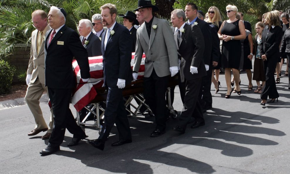 Pogreb Tonyja Curtisa