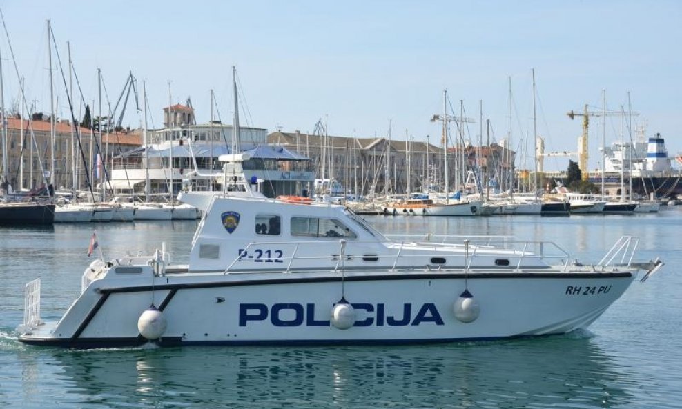 Policijski brod