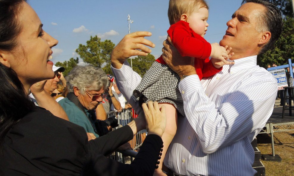Mitt Romney s prigodnim djetetom