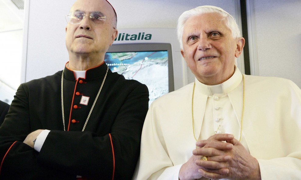 Tarcisio Bertone i Papa Benedikt XVI.