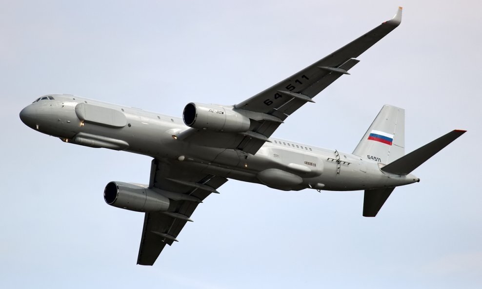 Špijunski zrakoplov Tu-214R