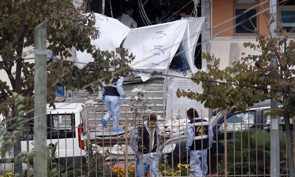 Bombaš samoubojica napao u Istanbulu