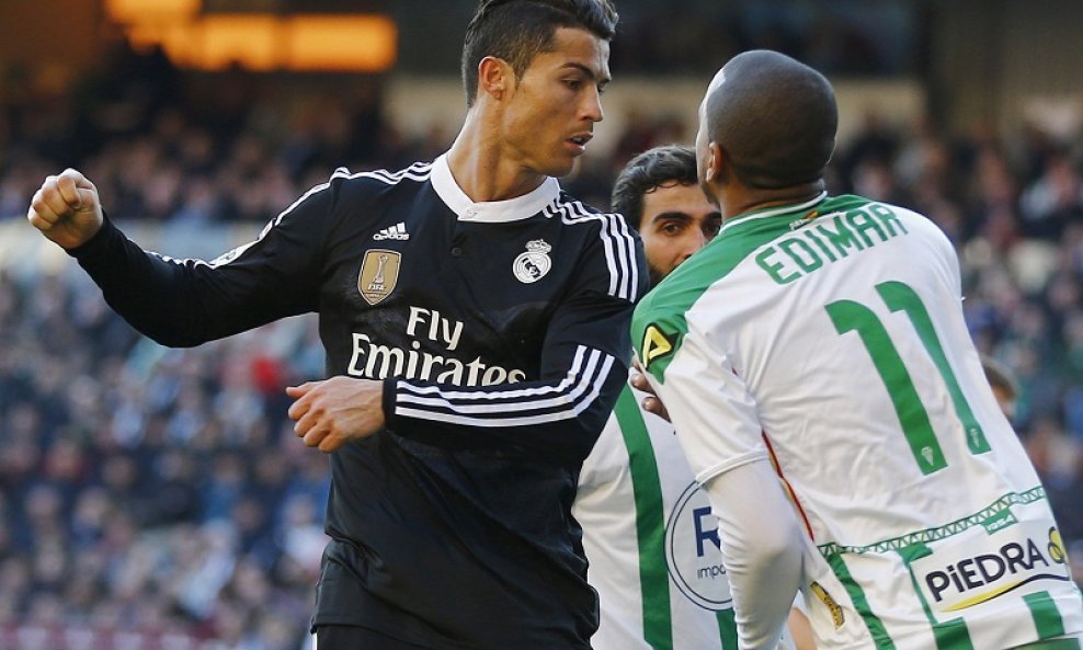 Cristiano Ronaldo (L) i Edimar Fraga
