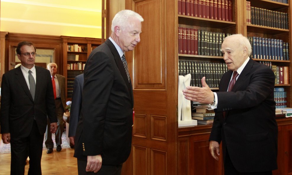 Privremeni grčki premijer Panagiotis Pikrammenos i grčki predsjednik Karolos Papoulias