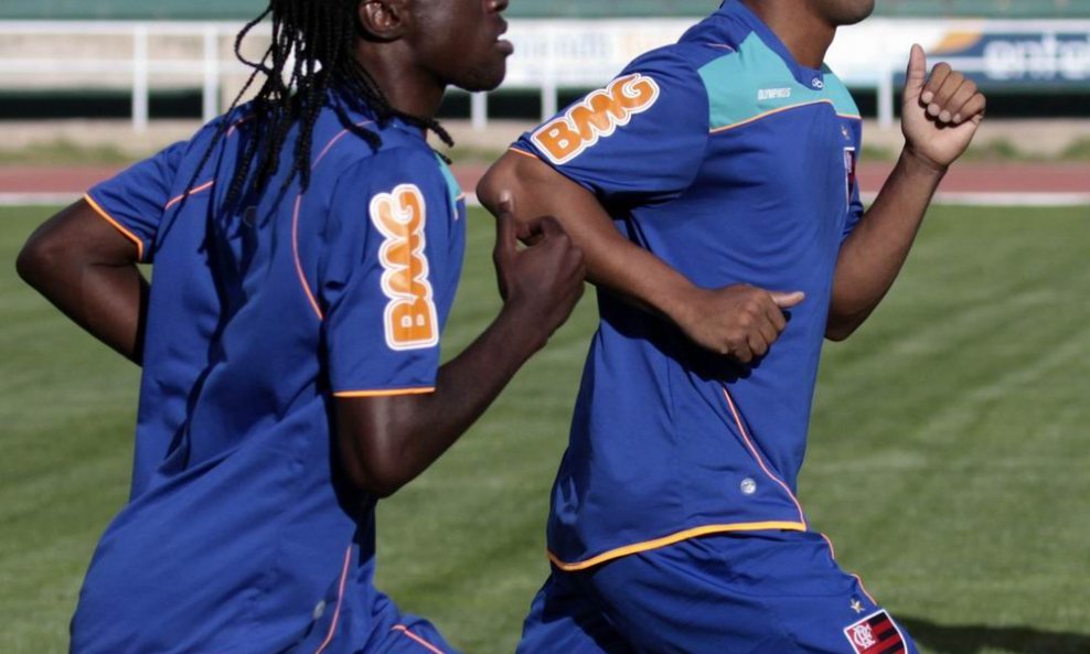 Ronaldinho i Diego Mauricio