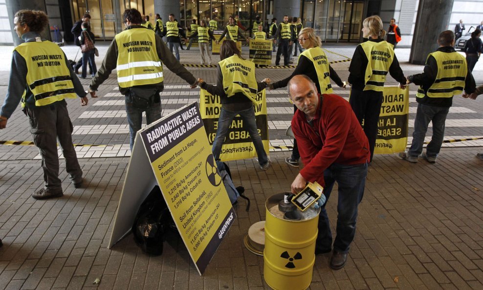 Greenpeace pred Europskim parlamentom