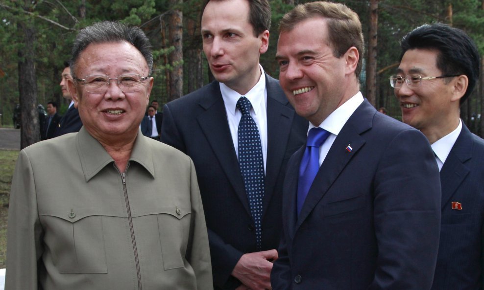 Medvedev i Kim Yong-il