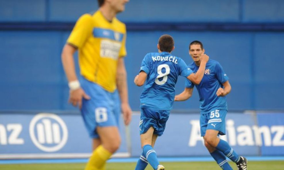 Mateo Kovačić i Ante Rukavina nakon pogotka za 1-0
