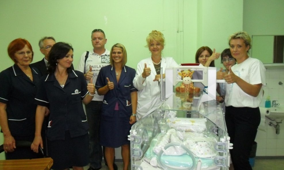 Donacija inkubatora OB Pula Palčić gore