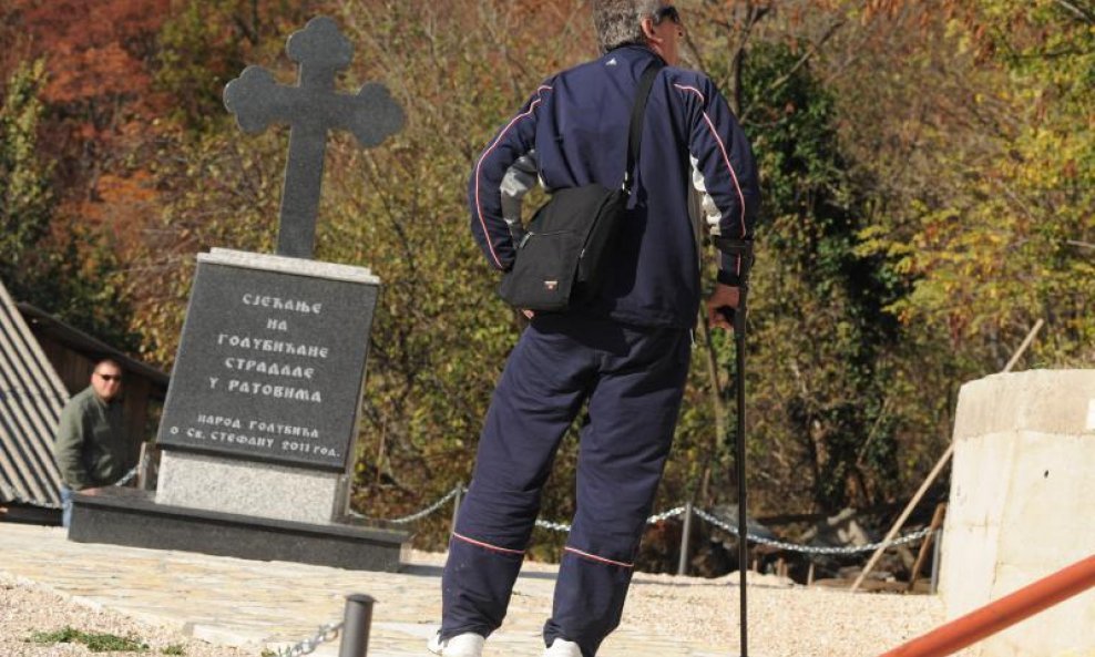 Spomenik palim srpskim borcima u Golubiću