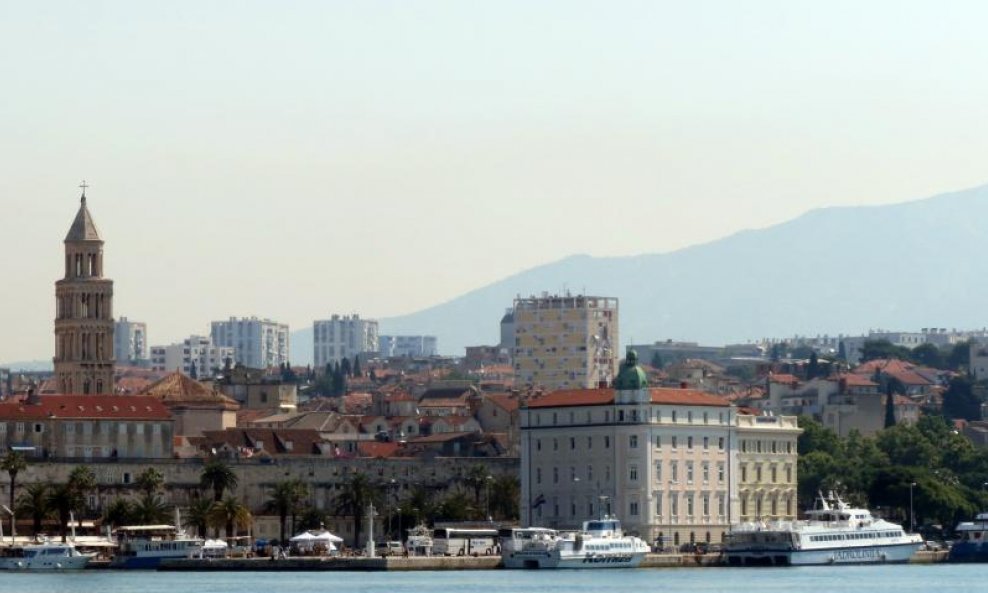 Grad Split panorama