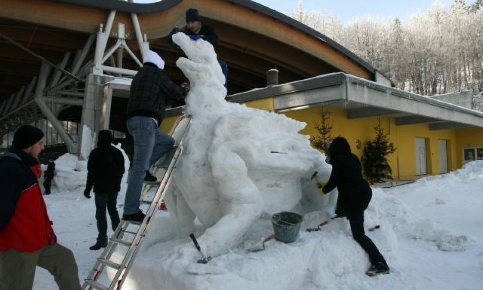 Snježne skulpture u Delnicama