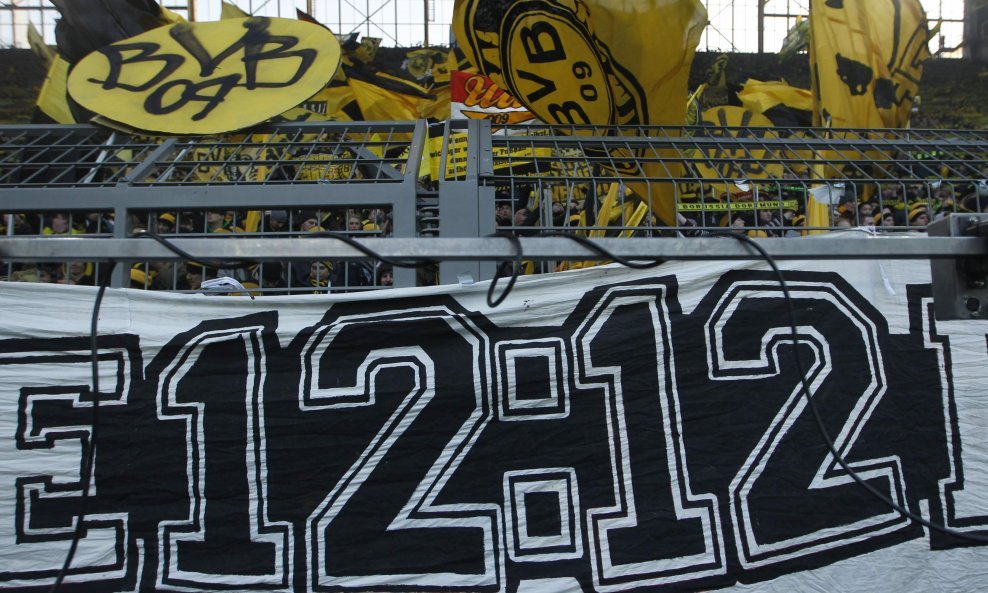Borussia Dortmund 12:12 navijači